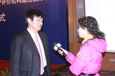 中化集团副总裁、沈阳院院长李彬接受媒体采访。
