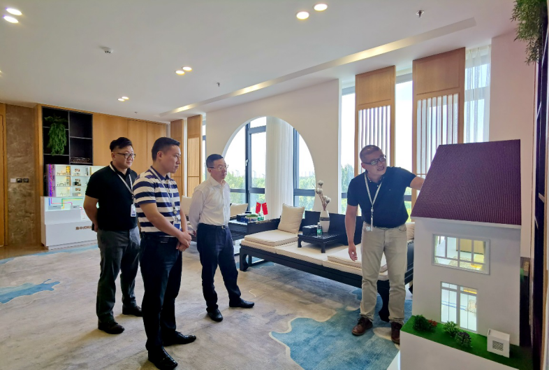 苏州工业园区管委会黄海涛主任一行赴金茂绿建沟通交流